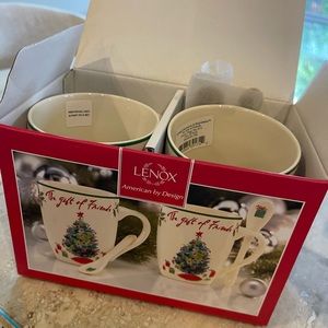 NWT Lenox The Gift of Friends mug set with matching spoons.